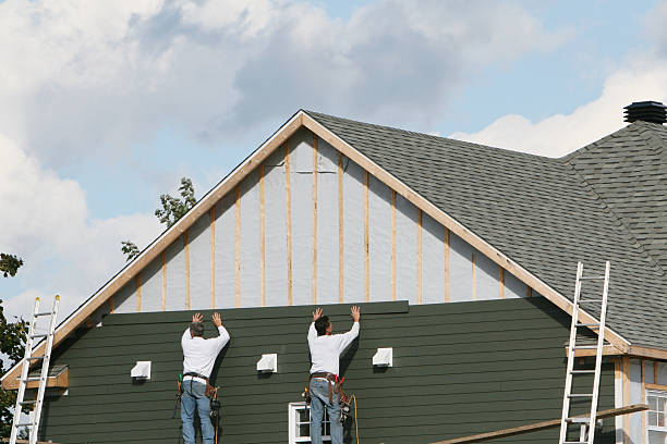 Professional Siding technician working in Morrison, IL